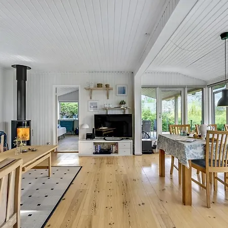 3 Bedroom Beautiful In Tranekaer *