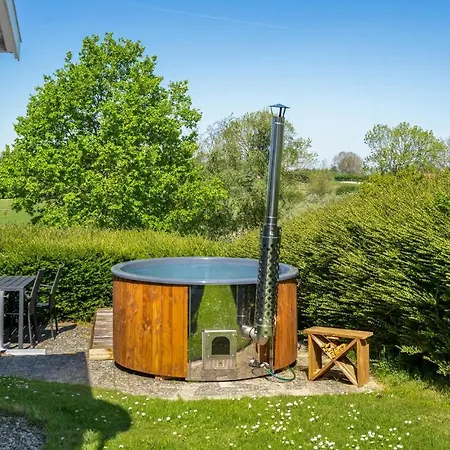 3 Bedroom Beautiful In Tranekaer Lokkeby