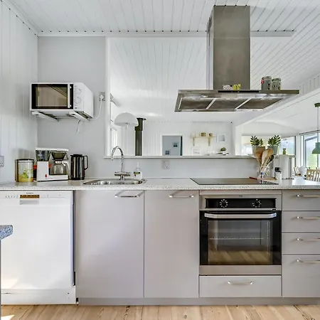 3 Bedroom Beautiful In Tranekaer * Lokkeby