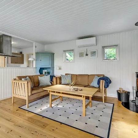 Holiday home 3 Bedroom Beautiful In Tranekaer