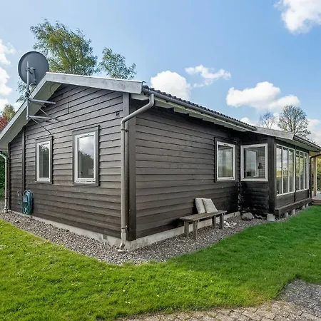 3 Bedroom Beautiful In Tranekaer Holiday home Lokkeby