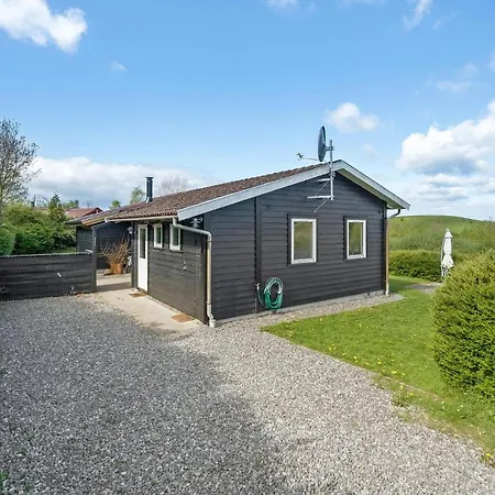 3 Bedroom Beautiful In Tranekaer * Lokkeby